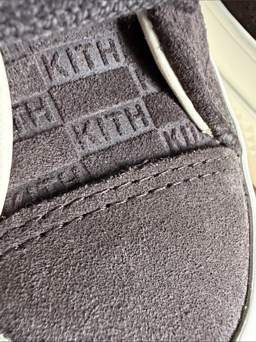 Converse x Kith Men’s Dark Brown Suede Low-Top Sneakers with Off-White Platform - Picture 11 of 14